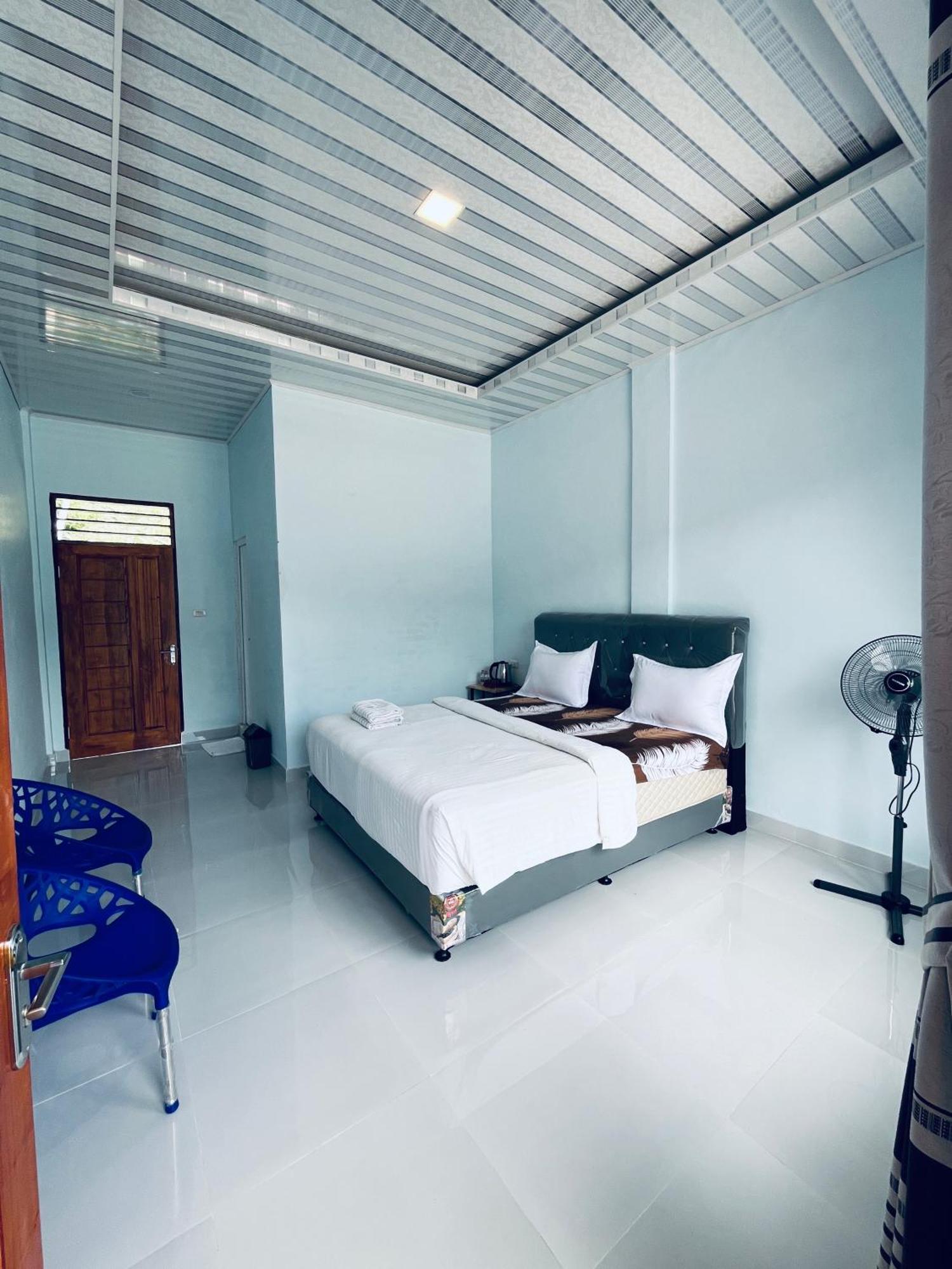 Vandu'S View Guest House & Restaurant Тук Тук Екстериор снимка