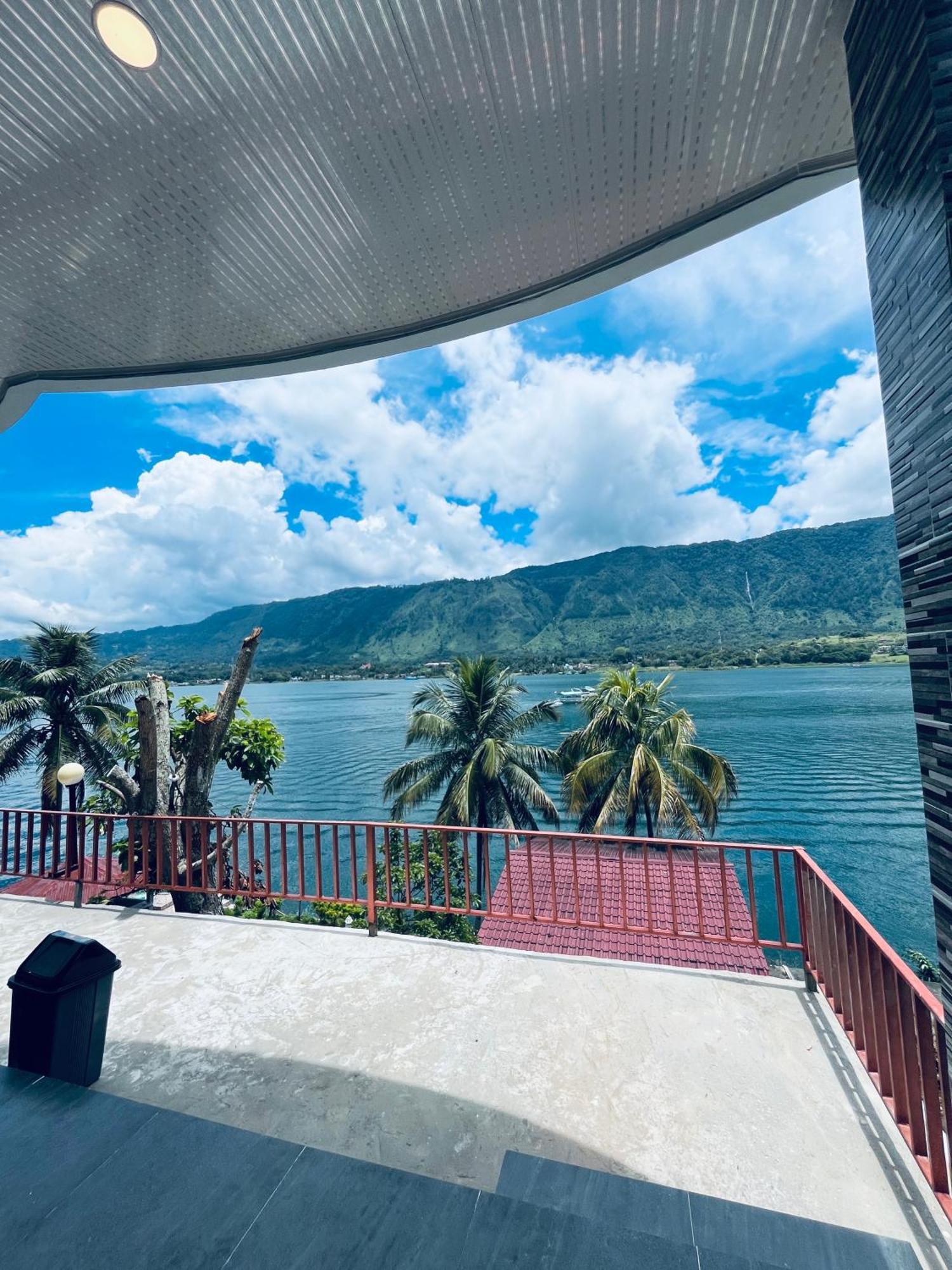 Vandu'S View Guest House & Restaurant Тук Тук Екстериор снимка