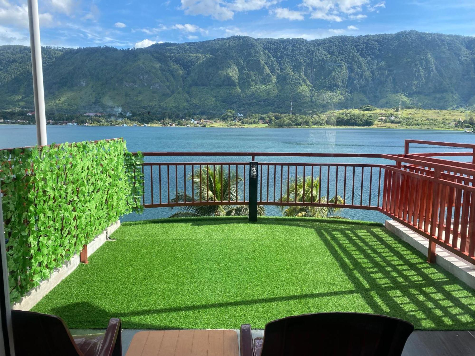 Vandu'S View Guest House & Restaurant Тук Тук Екстериор снимка